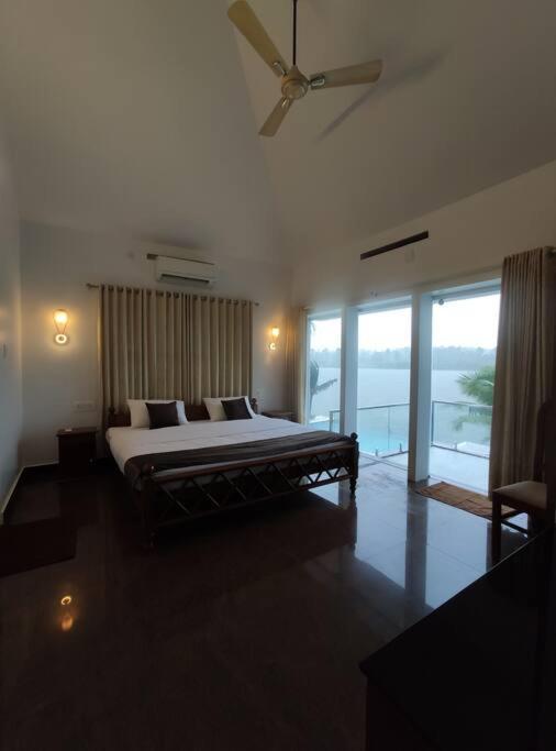 Riveria Portico - River Side 6 Bedroom Private Pool Bungalow North Paravur 外观 照片