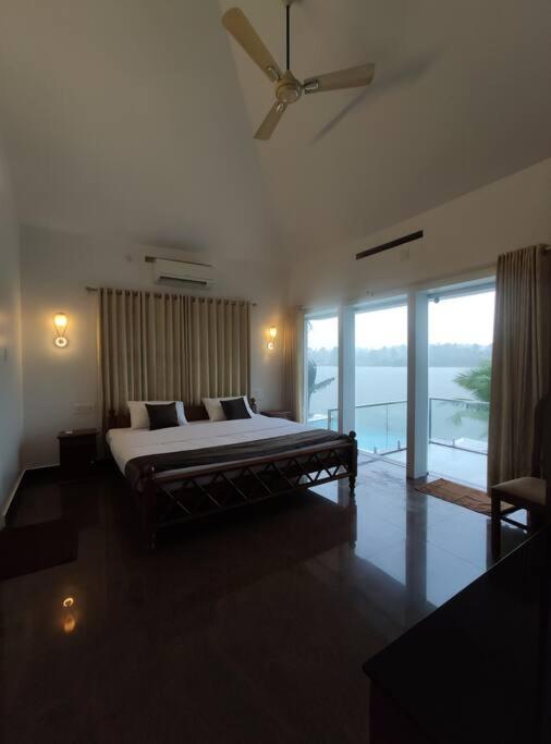 Riveria Portico - River Side 6 Bedroom Private Pool Bungalow North Paravur 外观 照片