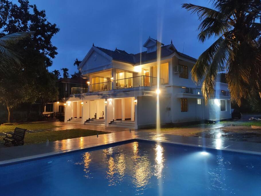 Riveria Portico - River Side 6 Bedroom Private Pool Bungalow North Paravur 外观 照片